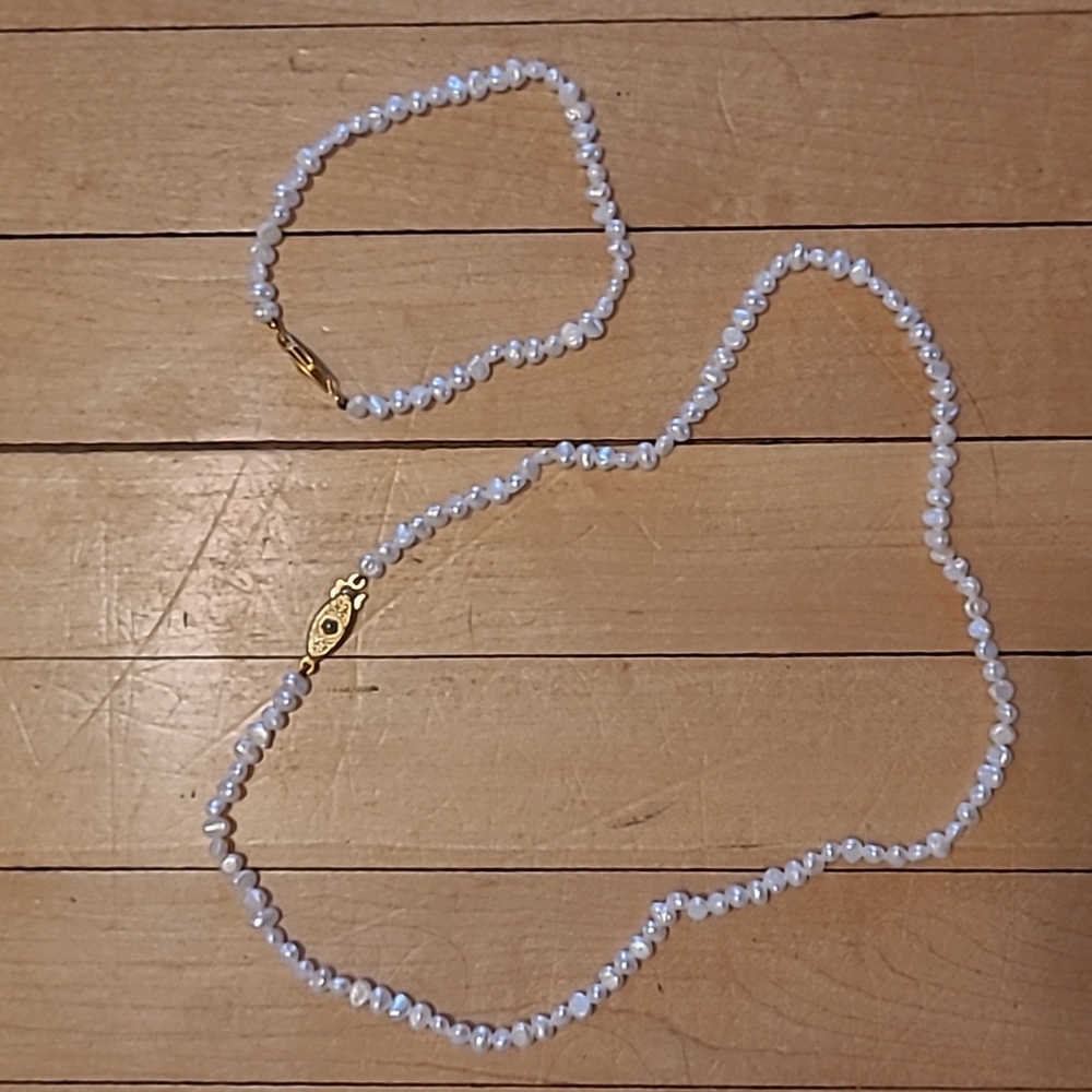 Freshwater Pearl necklace and bracelet